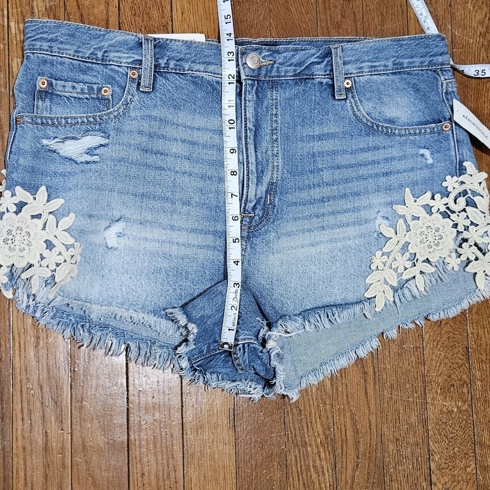 Aeropostal/vintage/ high-rise/denim shorts/ floral details/blue color/size 16 - Picture 11 of 13